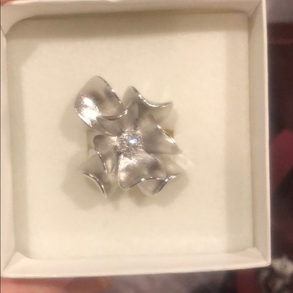 New With Box Premier Designs Magnolia Ring - Picture 4 of 6